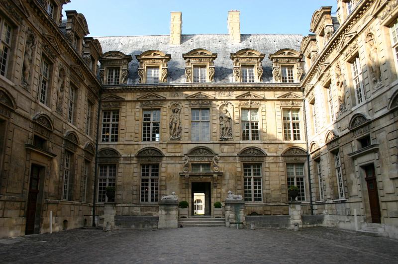Paris (148), Hotel Sully.JPG